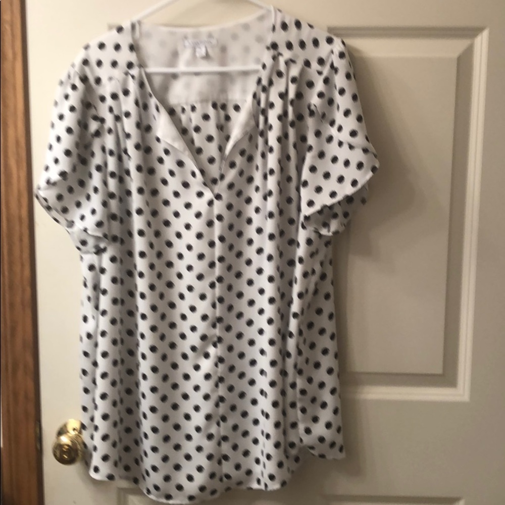 Black and white v neck cami